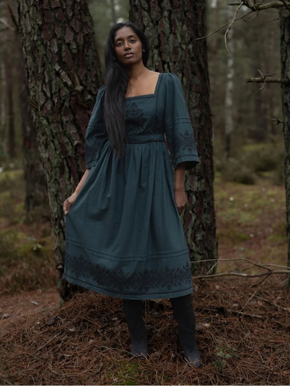 NWT Voriagh Austra Forest Green Embroidered Square-Neck Midi Dress - Size S